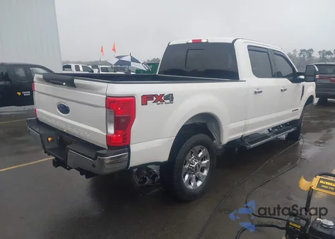 2017 Ford F-250 Lariat z USA, uszkodzony, nr VIN 1FT7W2BT0HEC94708